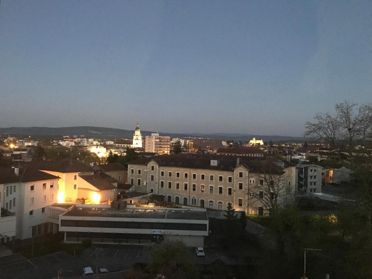 Bel Appartement Renove, Spacieux Et Lumineux Bourg-en-Bresse Buitenkant foto
